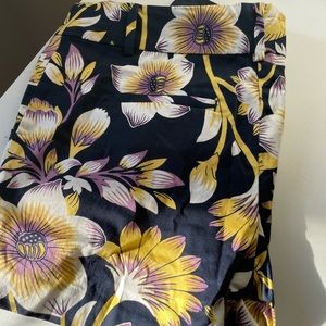 Ann Taylor floral signature shorts